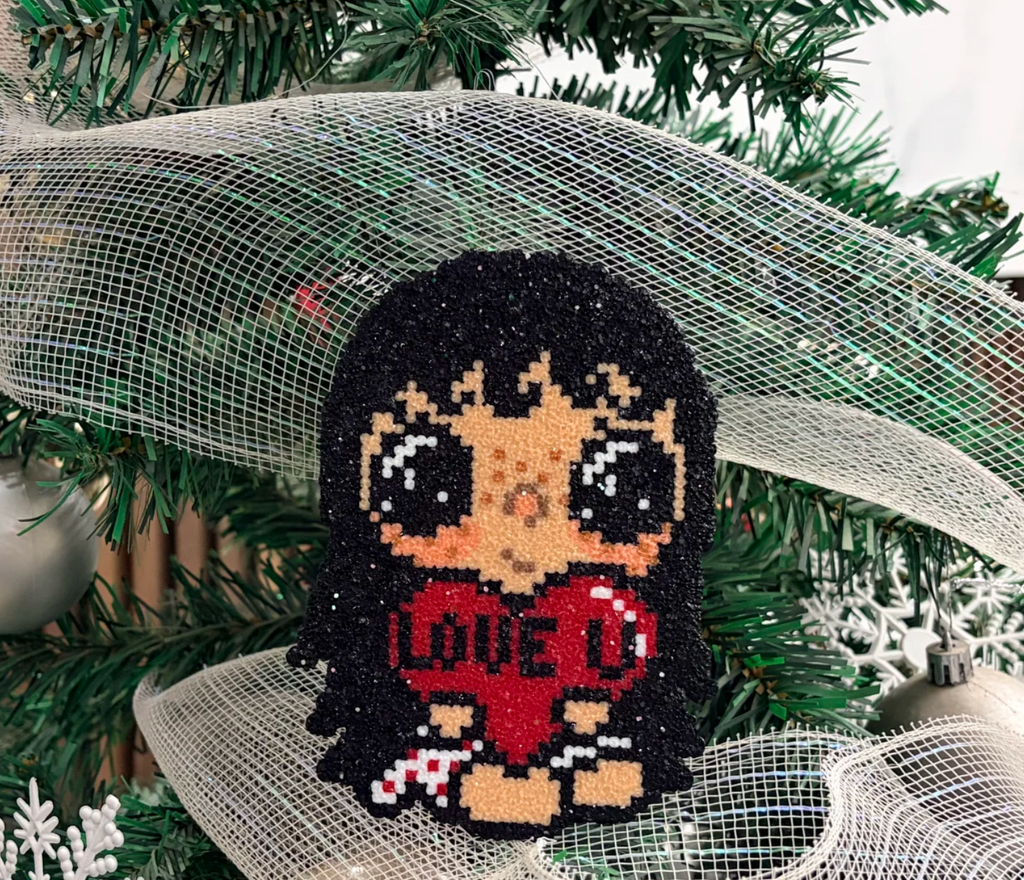LOVE U Heart Girl Pixel Charm – Glitter Black Hair, Red Heart & Confession Text – Sweet Gift Decor