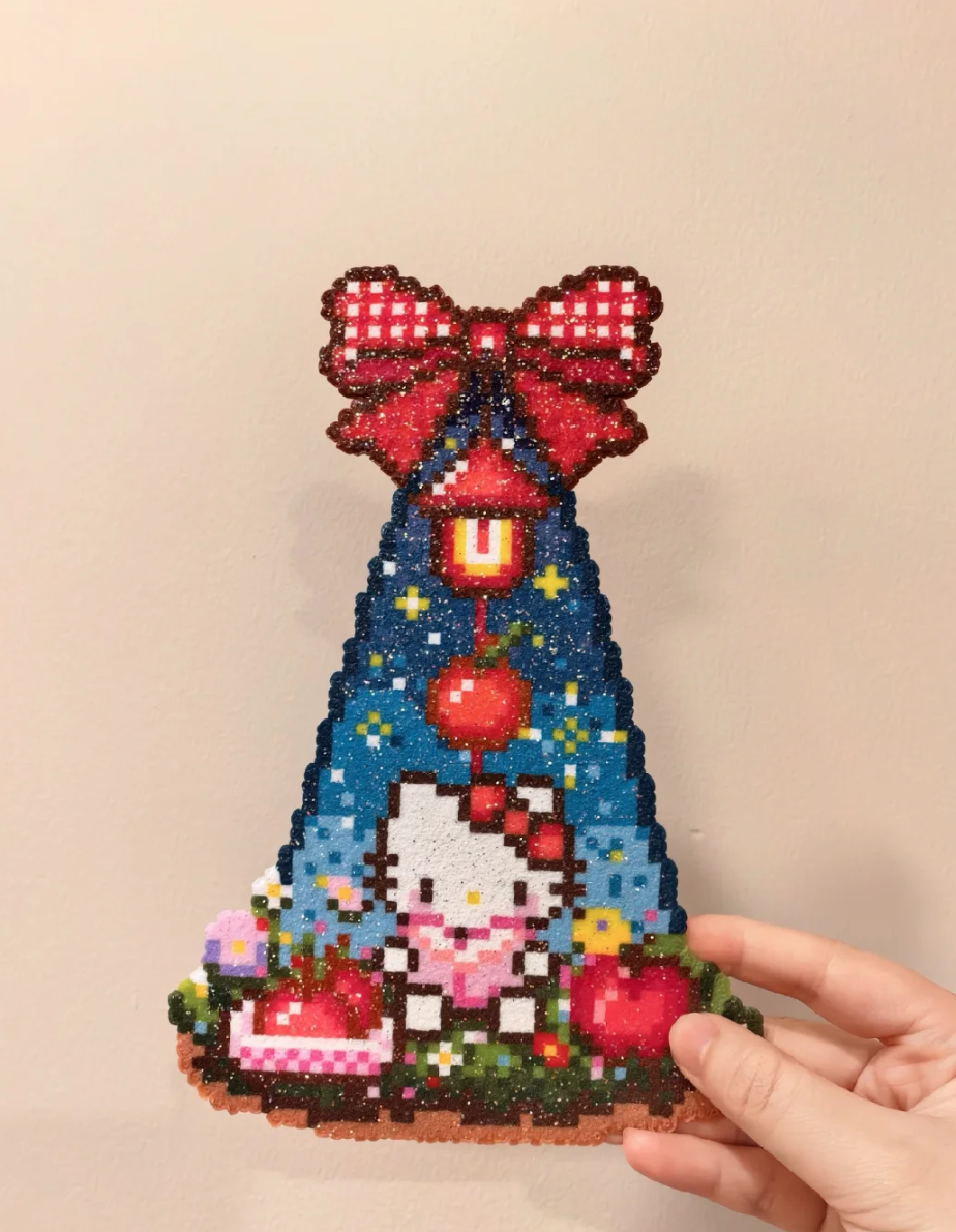 Hello Kitty Christmas Tree – Starry Blue Cone with Apple Lantern & Apple Pie – Festive Pixel Decor