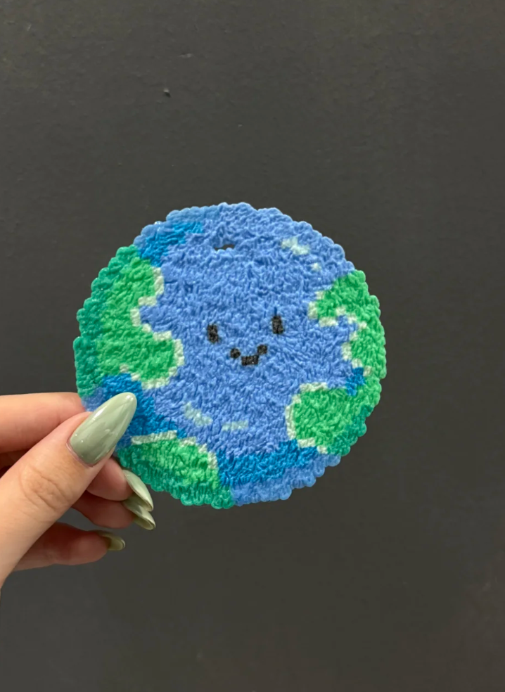 Smiley Earth Pixel Coaster – Cute Globe with Ocean & Land – Soft Eco Decor