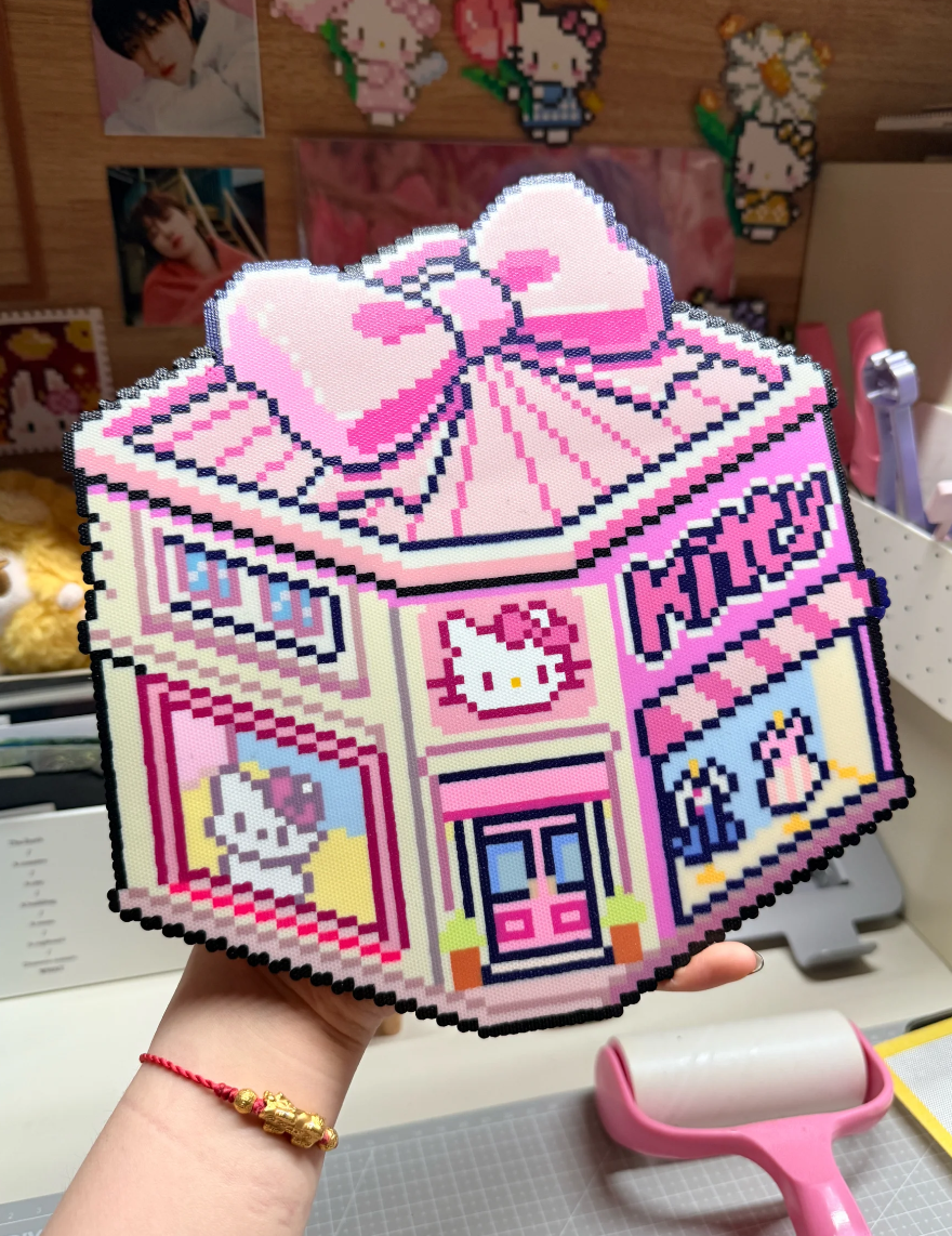 Hello Kitty Sweet Shop – Pink Corner Store with Bow Roof, KITTY Sign & Dessert Window – Pastel Pixel Decor